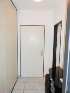 Diele mit Einbauschrank ect.